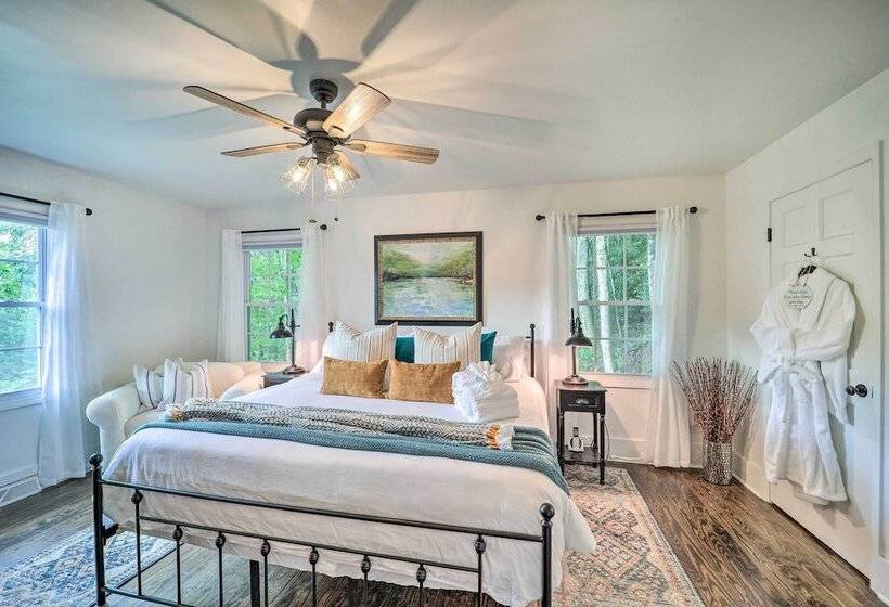 Riverfront Sugar Grove Home: Hot Tub & Views!