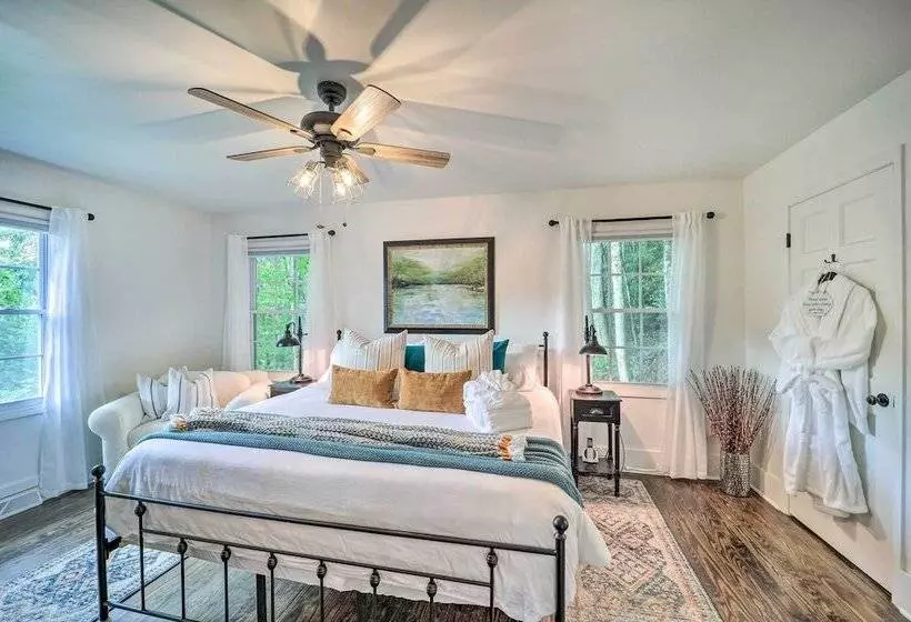 Riverfront Sugar Grove Home: Hot Tub & Views!