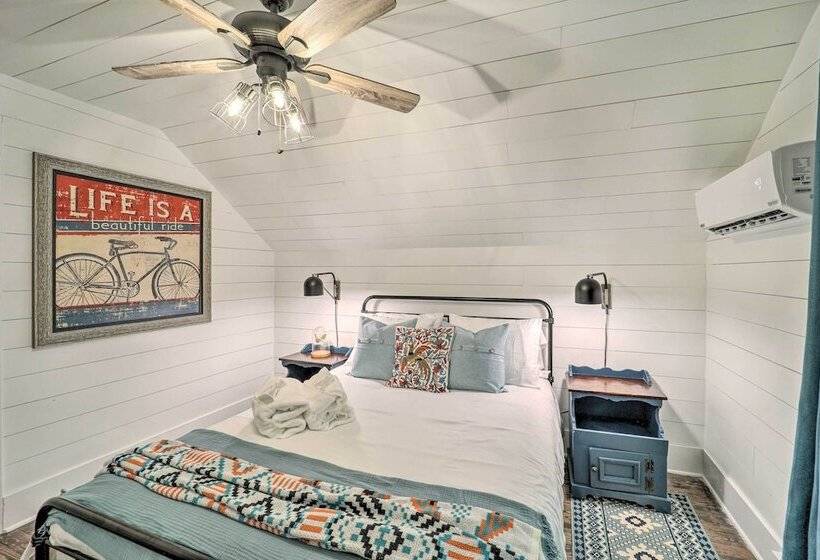 Riverfront Sugar Grove Home: Hot Tub & Views!