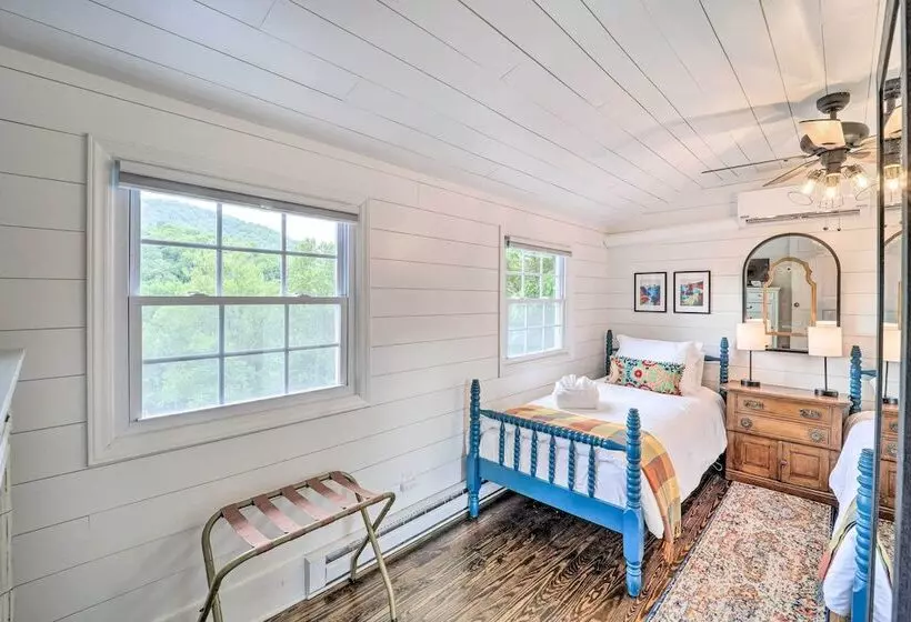 Riverfront Sugar Grove Home: Hot Tub & Views!