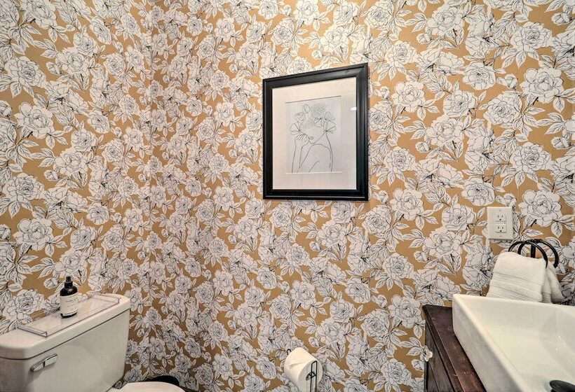 Riverfront Sugar Grove Home: Hot Tub & Views!