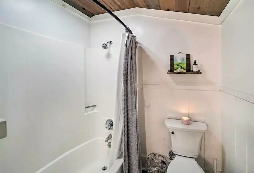 Riverfront Sugar Grove Home: Hot Tub & Views!