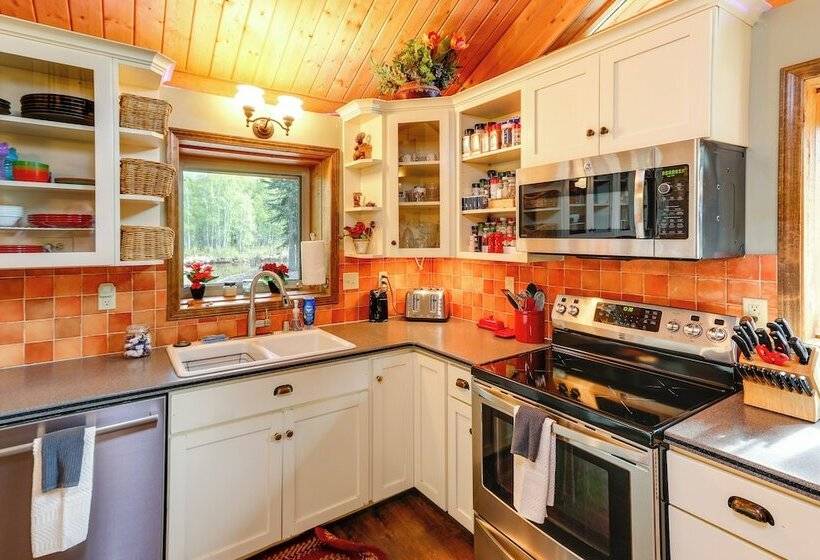 Riverside Log Cabin: On Site Aurora Viewing!