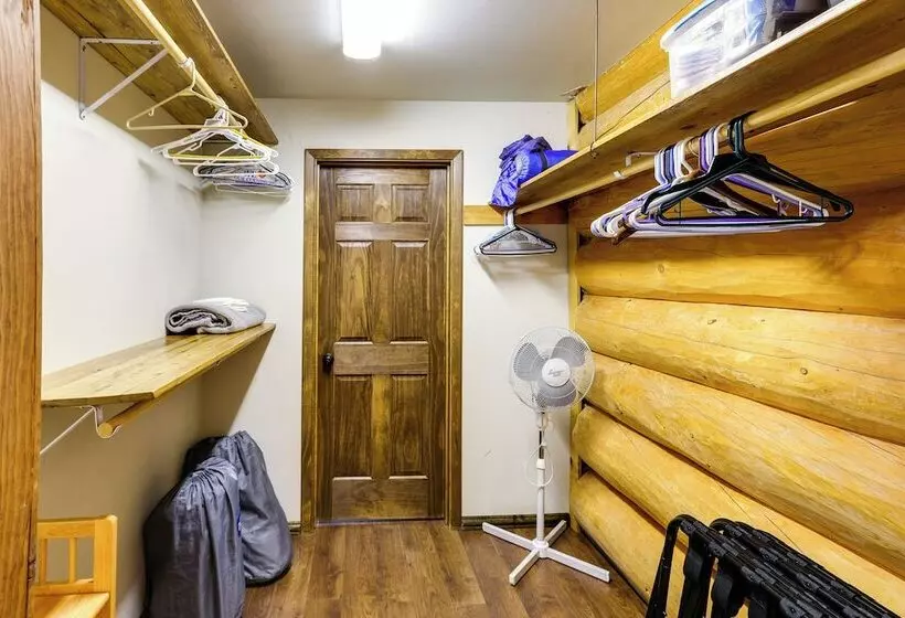 Riverside Log Cabin: On Site Aurora Viewing!