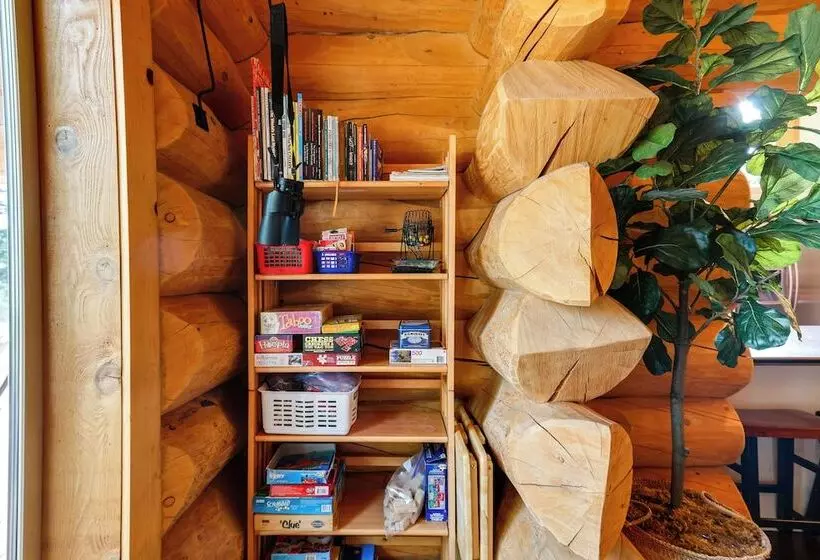 Riverside Log Cabin: On Site Aurora Viewing!