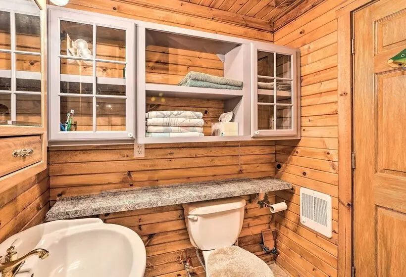 Secluded Bear Lake Getaway W/ Fire Pit & Porch!