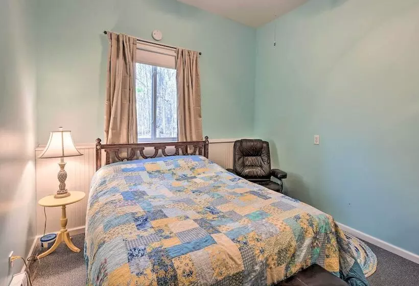 Secluded Bear Lake Getaway W/ Fire Pit & Porch!