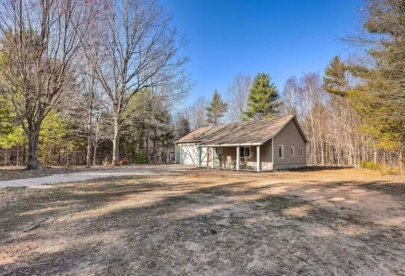 Secluded Bear Lake Getaway W/ Fire Pit & Porch!