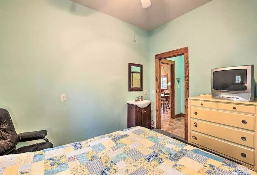 Secluded Bear Lake Getaway W/ Fire Pit & Porch!