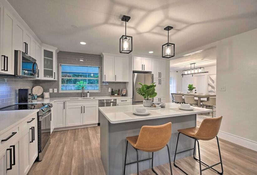 The Melrose Sarasota  W/ Large Private Lanai