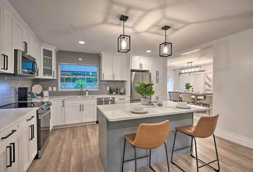 The Melrose Sarasota  W/ Large Private Lanai