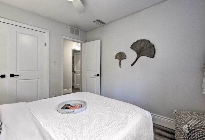 The Melrose Sarasota  W/ Large Private Lanai