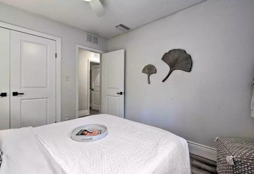 The Melrose Sarasota  W/ Large Private Lanai