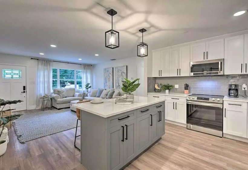 The Melrose Sarasota  W/ Large Private Lanai