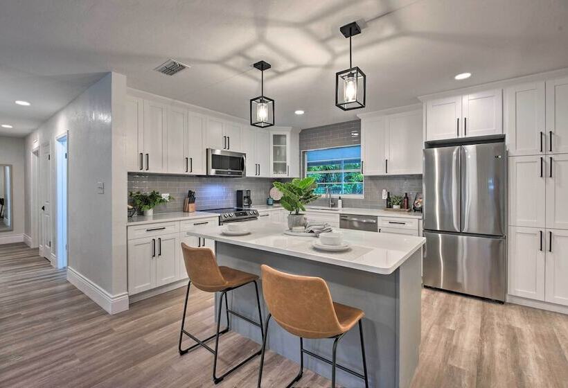 The Melrose Sarasota  W/ Large Private Lanai