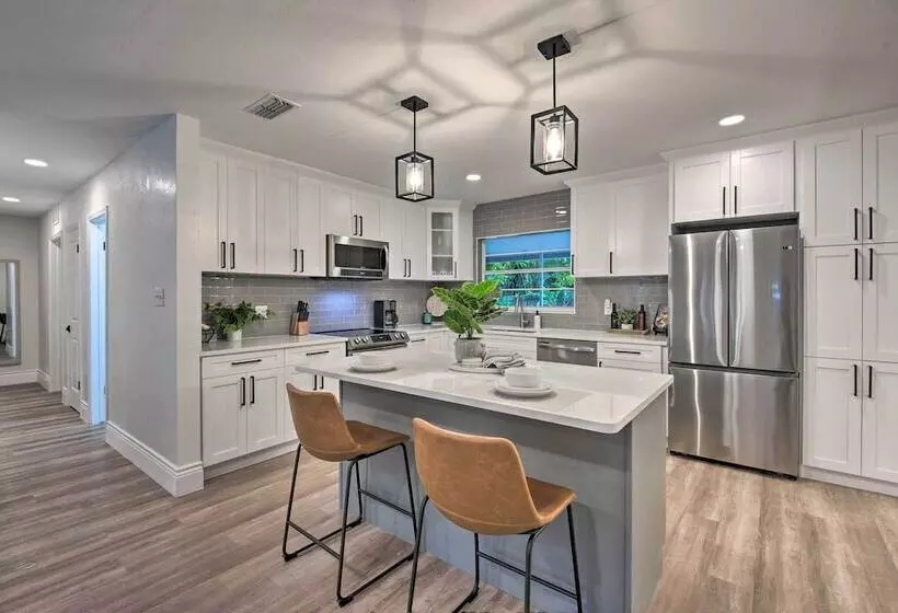 The Melrose Sarasota  W/ Large Private Lanai