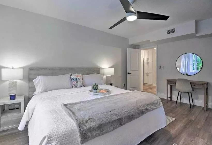 The Melrose Sarasota  W/ Large Private Lanai