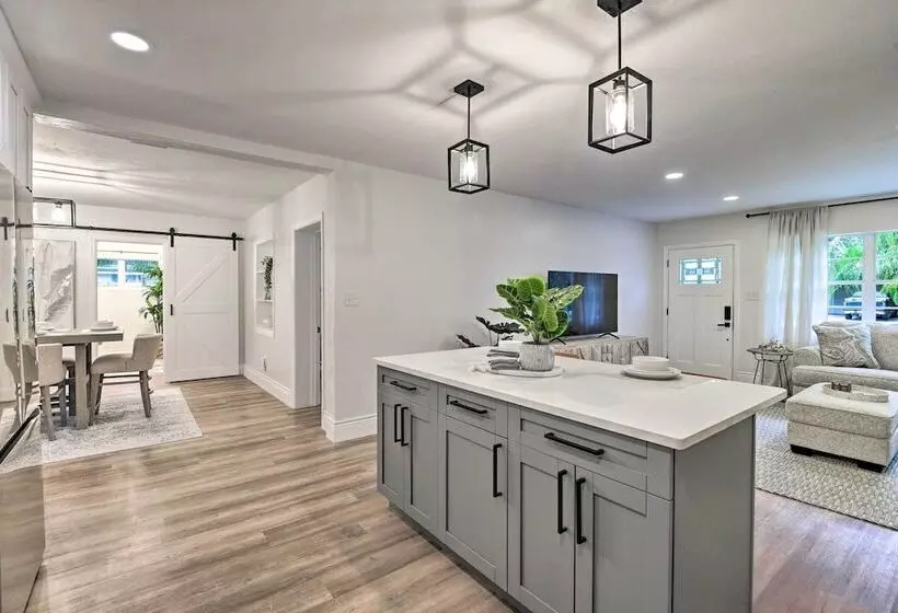 The Melrose Sarasota  W/ Large Private Lanai