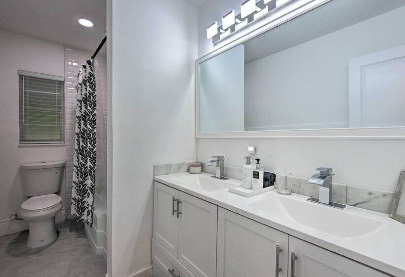 The Melrose Sarasota  W/ Large Private Lanai