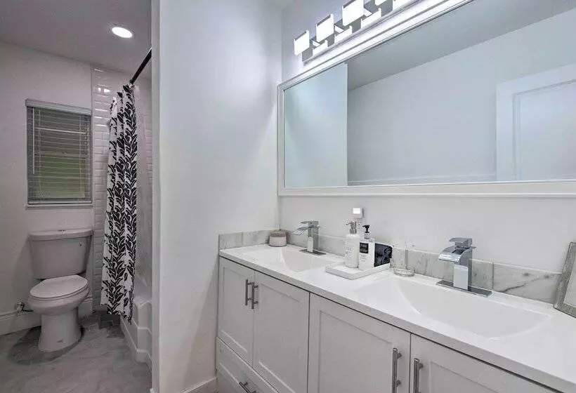 The Melrose Sarasota  W/ Large Private Lanai