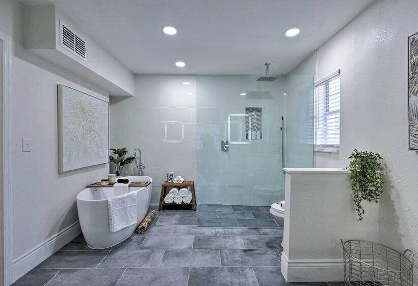 The Melrose Sarasota  W/ Large Private Lanai