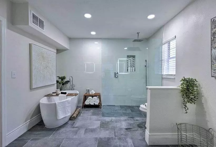 The Melrose Sarasota  W/ Large Private Lanai