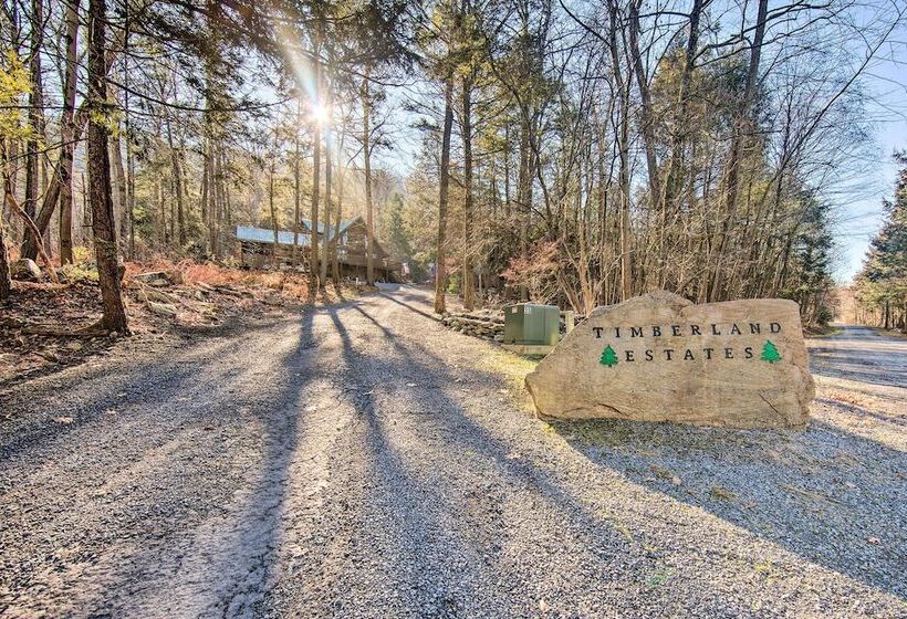 Timberland Estates  Cabin: Close To Trails!