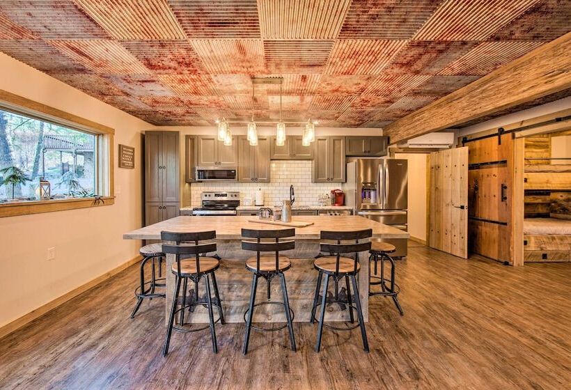 Timberland Estates  Cabin: Close To Trails!