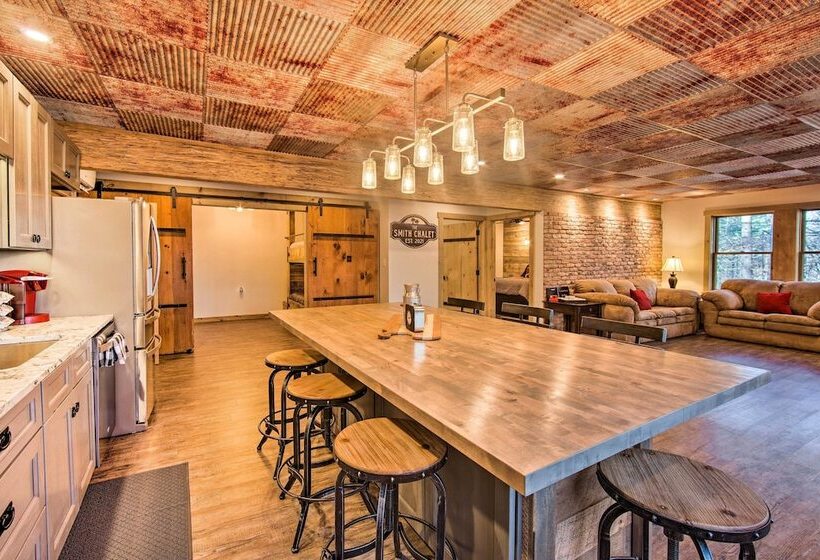 Timberland Estates  Cabin: Close To Trails!