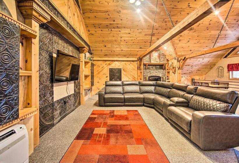 Timberland Estates  Cabin: Close To Trails!