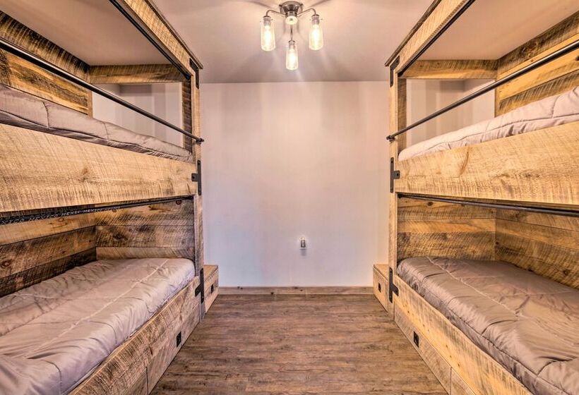 Timberland Estates  Cabin: Close To Trails!