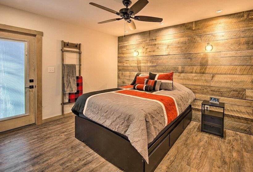 Timberland Estates  Cabin: Close To Trails!