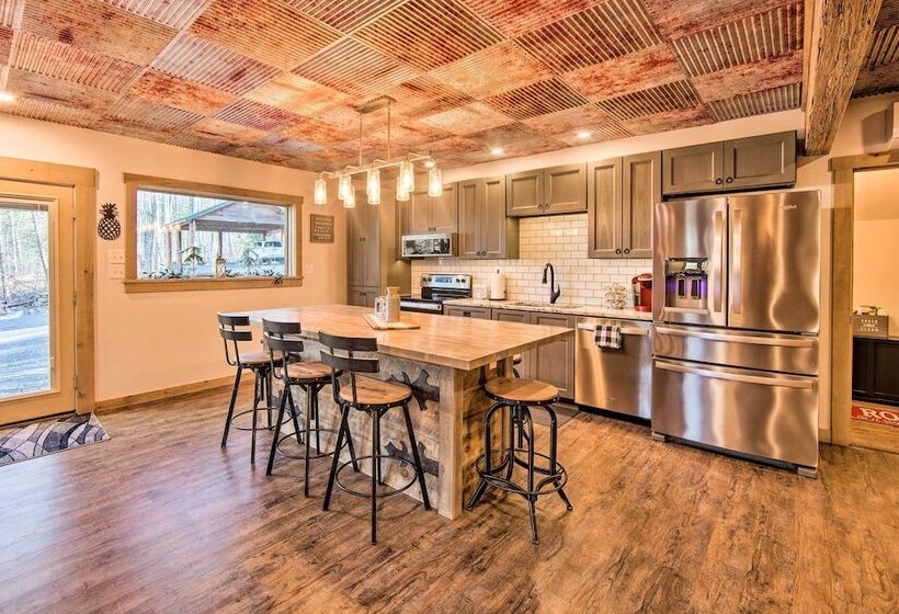 Timberland Estates  Cabin: Close To Trails!