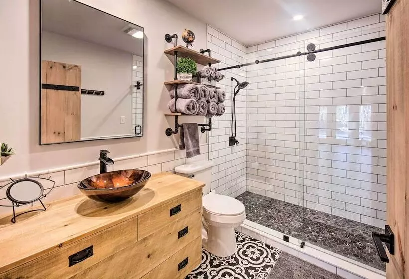 Timberland Estates  Cabin: Close To Trails!