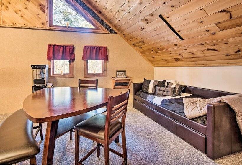 Timberland Estates  Cabin: Close To Trails!