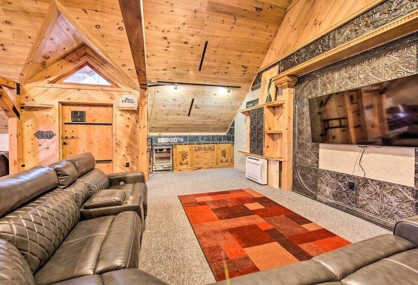 Timberland Estates  Cabin: Close To Trails!