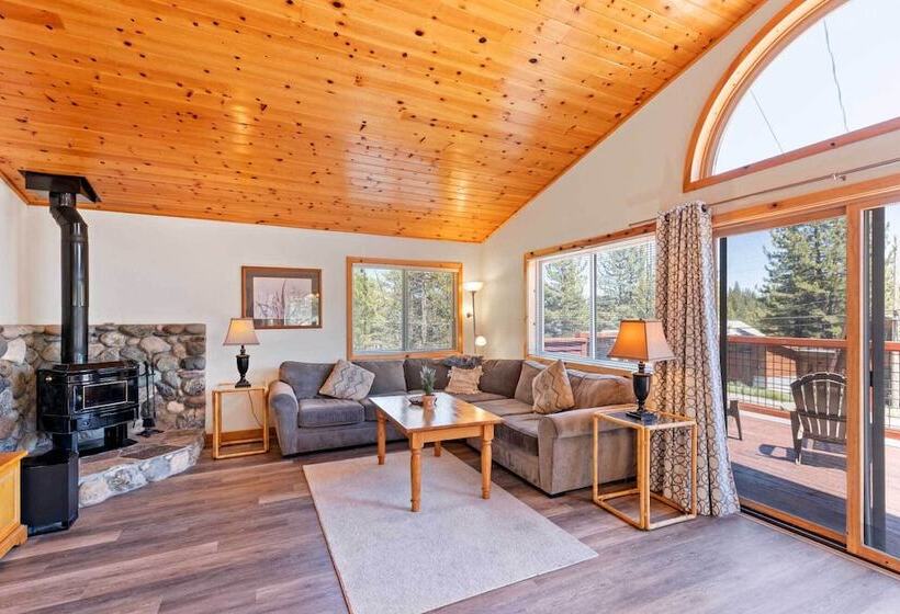 Truckee Mountain Home < 8 Mi To Donner Lake!