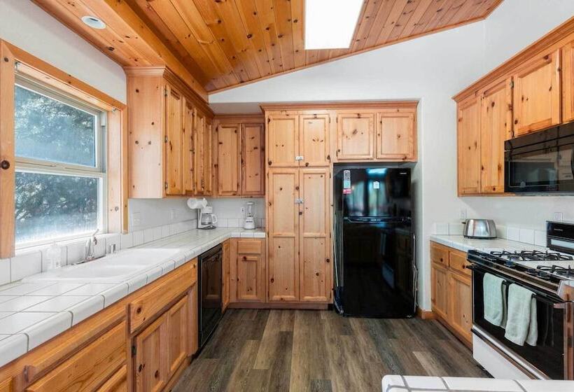 Truckee Mountain Home < 8 Mi To Donner Lake!