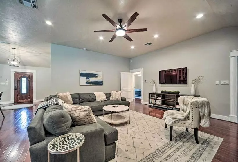 Buda Home W/ Deck & Fire Pit   15 Mi To Austin!