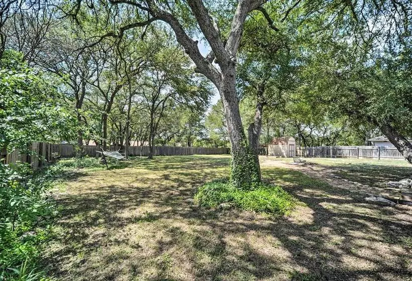 Buda Home W/ Deck & Fire Pit   15 Mi To Austin!