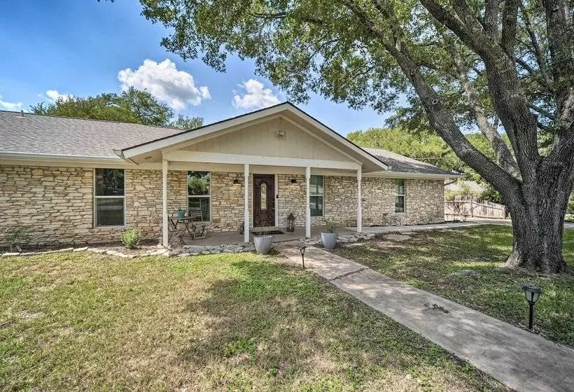 Buda Home W/ Deck & Fire Pit   15 Mi To Austin!