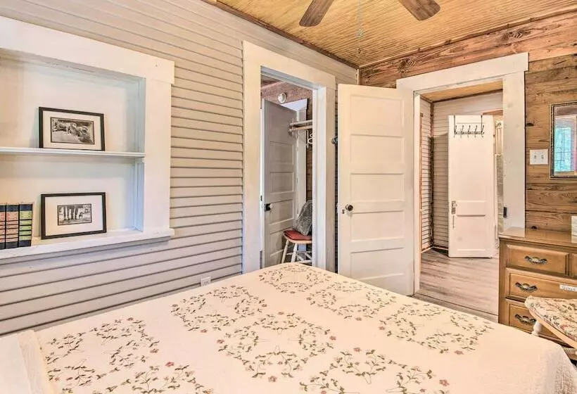 Updated Cabin W/porch, Mins To Cossatot River