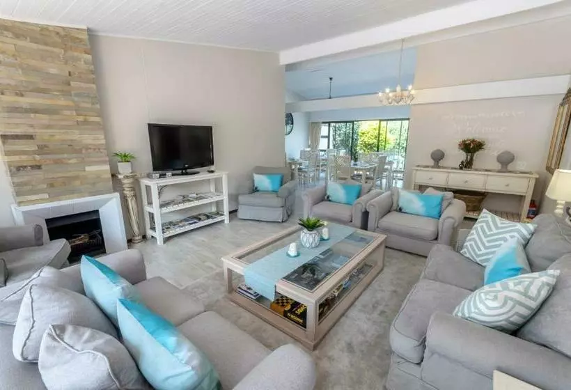 تختخواب و صبحانه Admirals Lodge Guest House And Brightways Self Catering Apartments