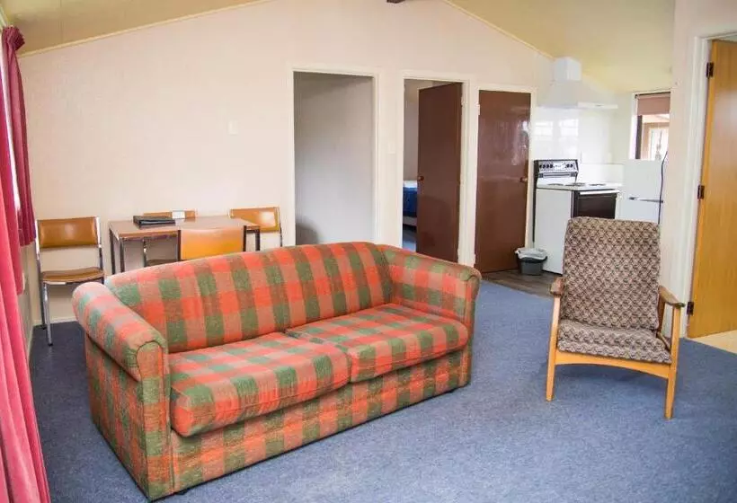 Alpenhorn Motel