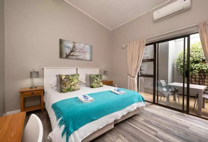 تختخواب و صبحانه Admirals Lodge Guest House And Brightways Self Catering Apartments