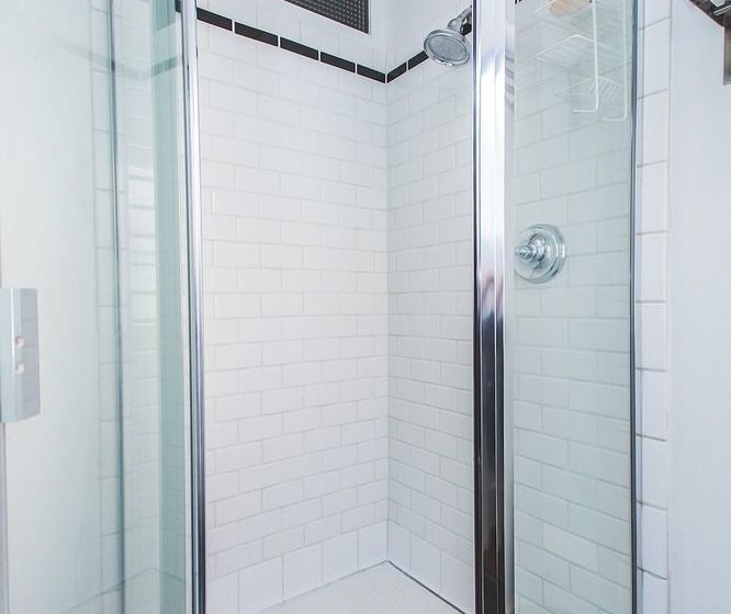 ベッドアンドブレックファースト Hollywood Pensione