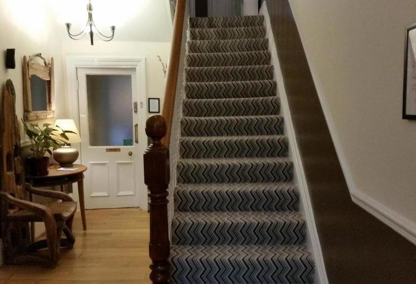 مبيت وإفطار Rylstone Mere