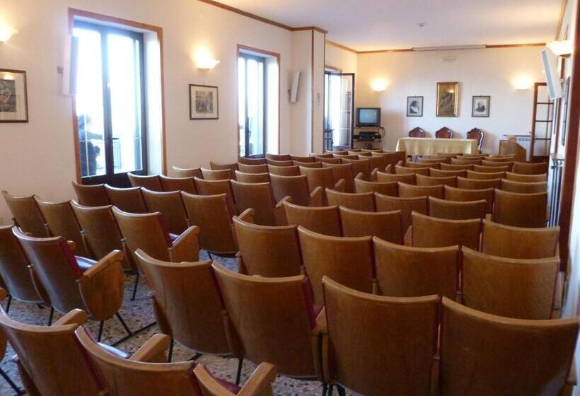 פונדק Ancelle Sorrento Casa D Accoglienza