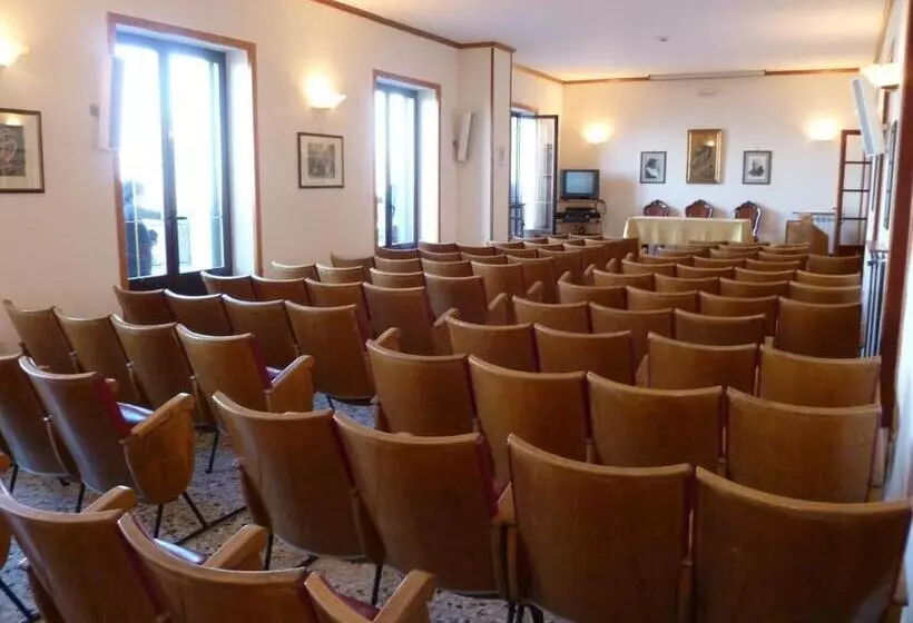 簡易ホテル Ancelle Sorrento  Casa D Accoglienza