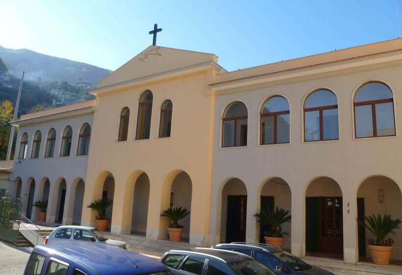 פונדק Ancelle Sorrento Casa D Accoglienza